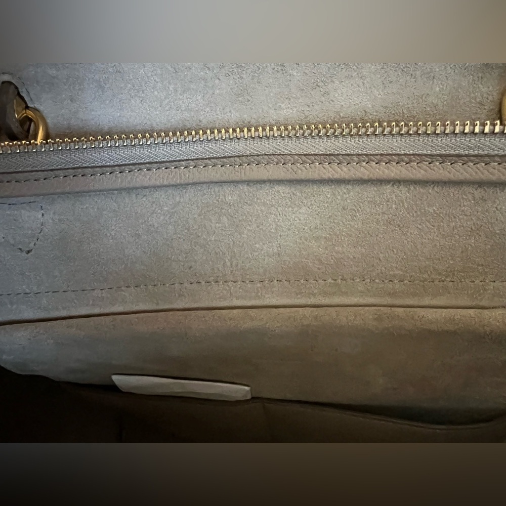 Celine Authentic belt bag in Grained calfskin light taupe. LIKE NEW - Picture 4 of 5
